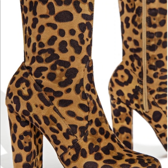 Size 7 leopard suede OTK boots with chunky heel - Picture 2 of 6
